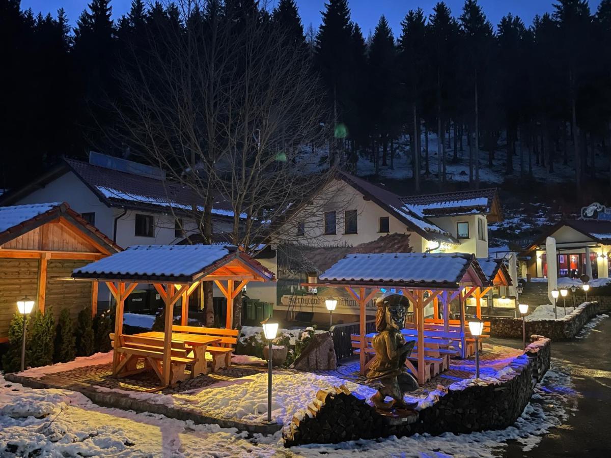 Hotel & Gasthaus Sterngrund Zella-Mehlis Exterior foto