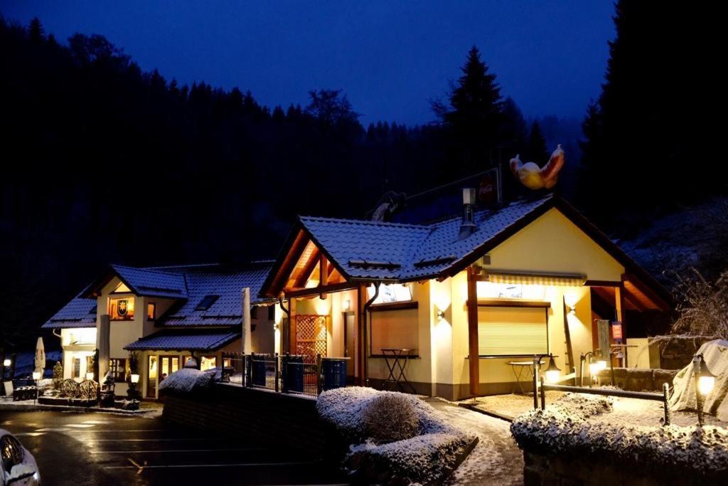 Hotel & Gasthaus Sterngrund Zella-Mehlis Exterior foto