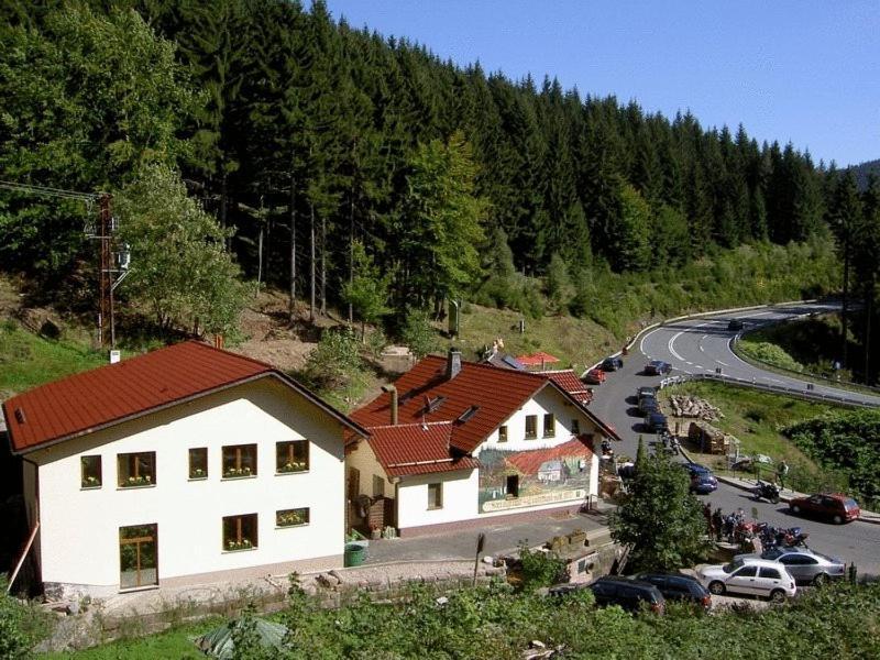 Hotel & Gasthaus Sterngrund Zella-Mehlis Exterior foto