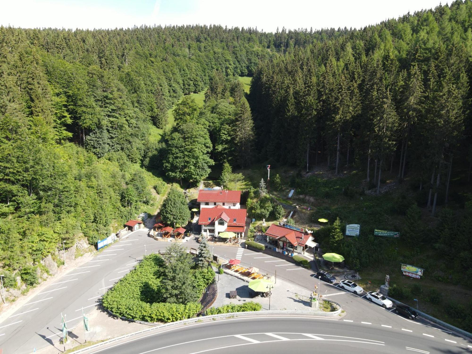 Hotel & Gasthaus Sterngrund Zella-Mehlis Exterior foto
